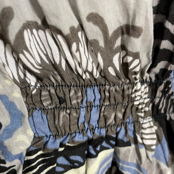 Pull over Blouse - Picture 6 of 9